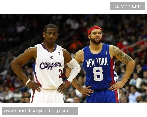 曾经的船长保罗回归首战表现平平仅得4分并送出4次助攻